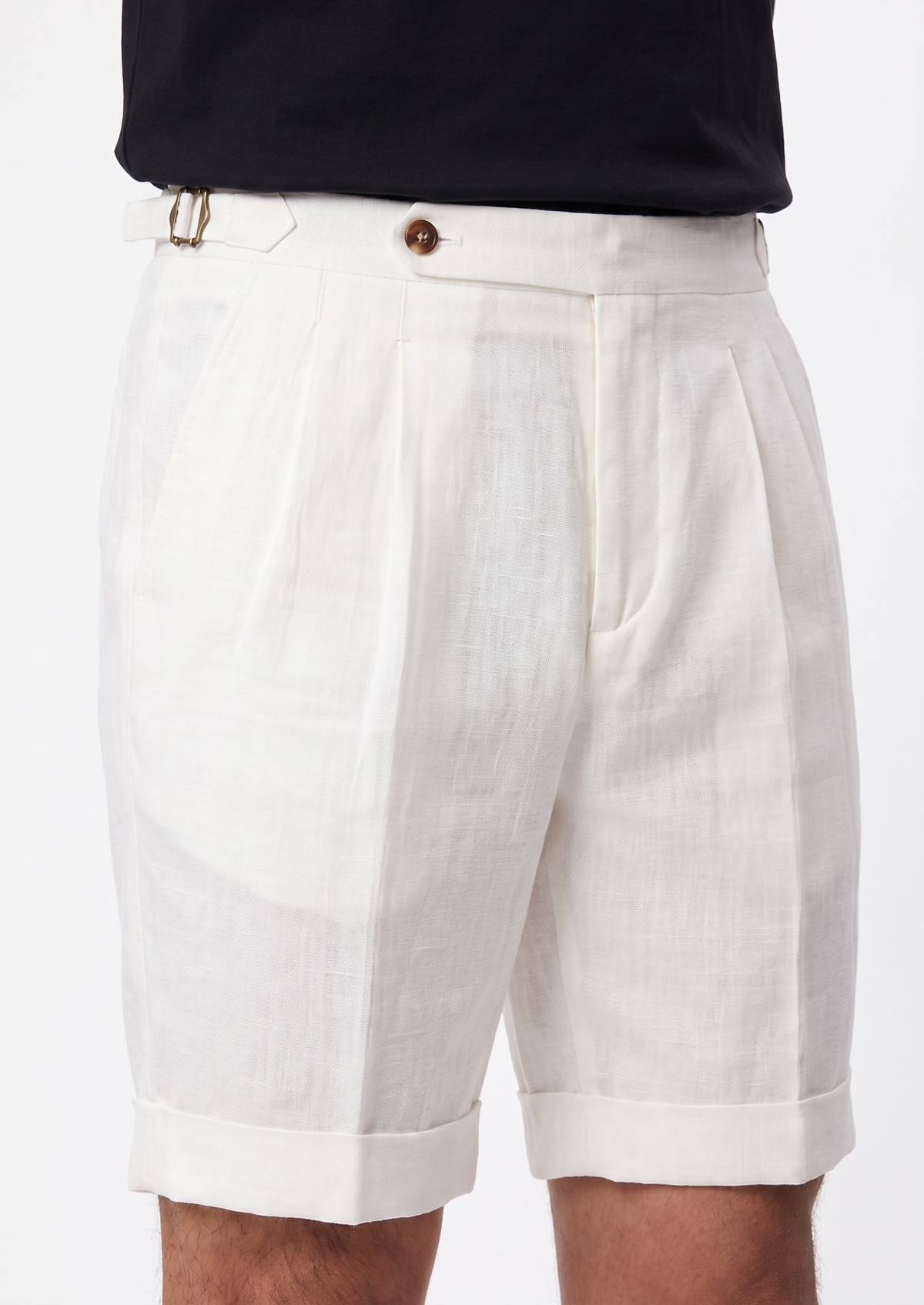 Pleated Linen Seaside Shorts
