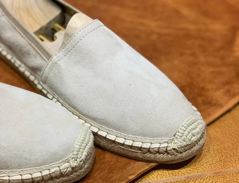 UNMATCHED LIGHTNESS & COMFORT